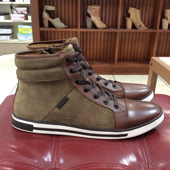 Kenneth Cole Initial Point 